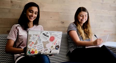 Alice Butcher, English ‘21 and Hannah Donahue, Business Administration ‘22
