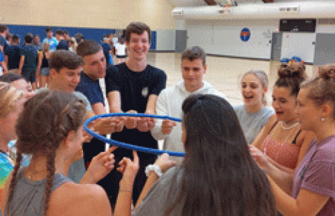 diversity students working together