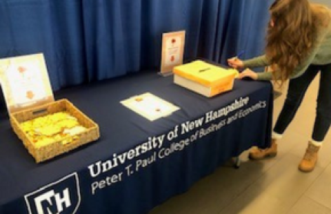 Paul College Staff Advisory Committee (SAC) Gratitude Leaf Station