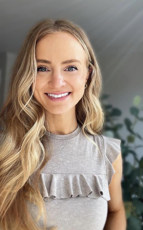 Emma Frank Headshot